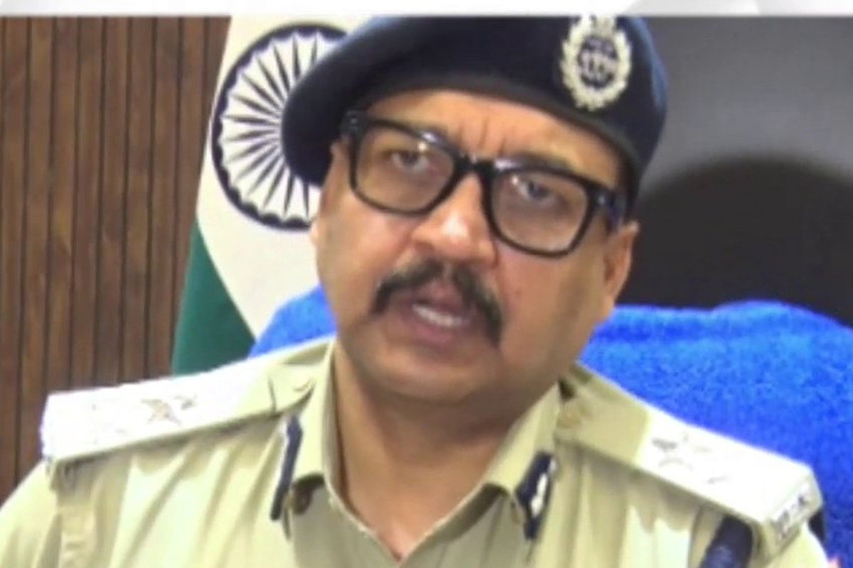 ANTF महानिरीक्षक विकास कुमार बरामदगी पर जानकारी देते हुए