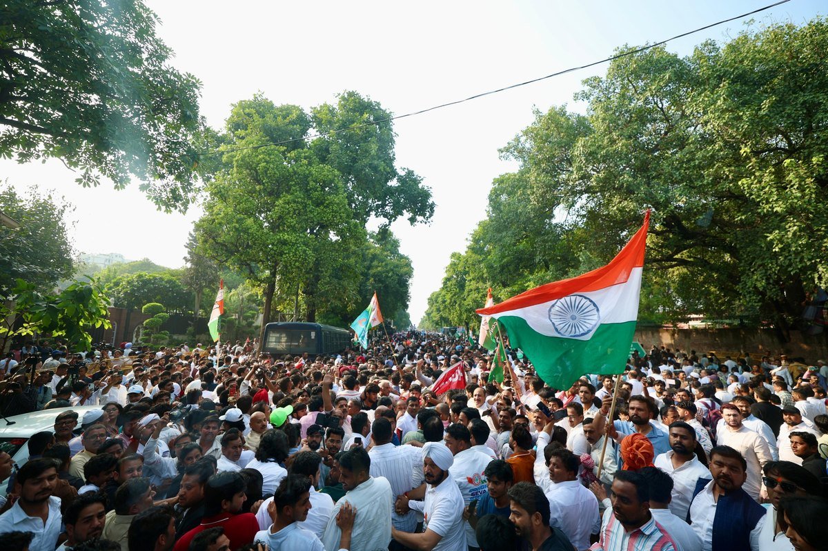 दिल्ली में INDIA गठबंधन के मार्च फॉर डेमोक्रेसी में उमड़ी भीड़