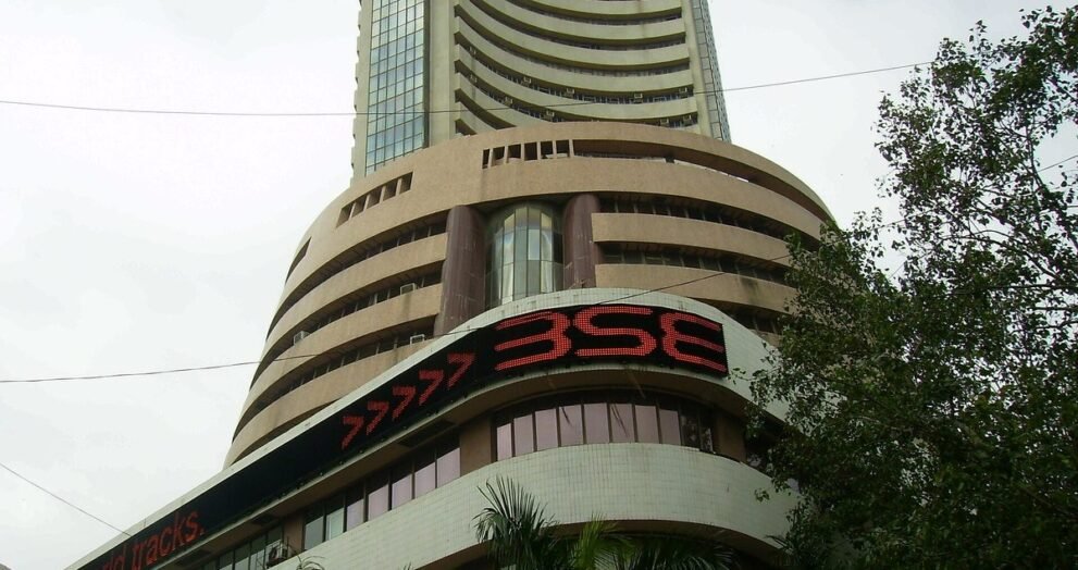मुंबई में बीएसई की इमारत, इस हफ्ते पांच मेनबोर्ड आईपीओ खुलेंगे