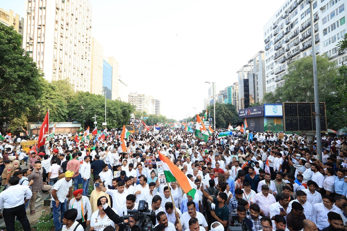 दिल्ली में CEC विरोधी मार्च में शामिल भीड़