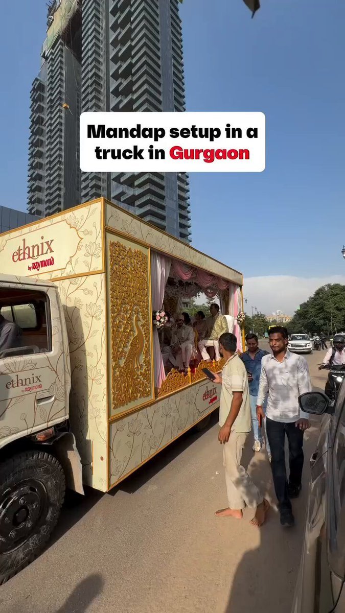 गुरुग्राम में ट्रक पर सजा शादी का मंडप