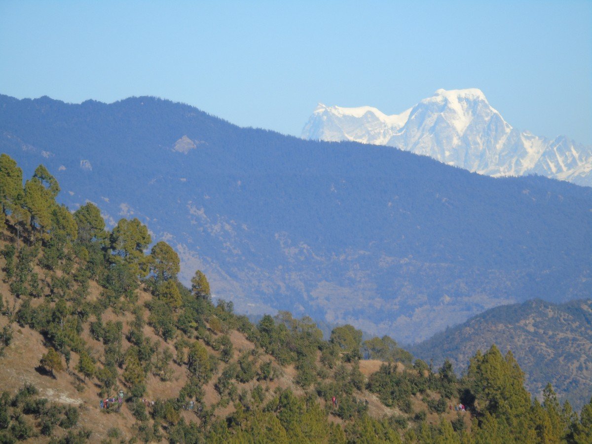 चमोली जिले में हाथी पर्वत और घोड़ी पर्वत की चोटियां