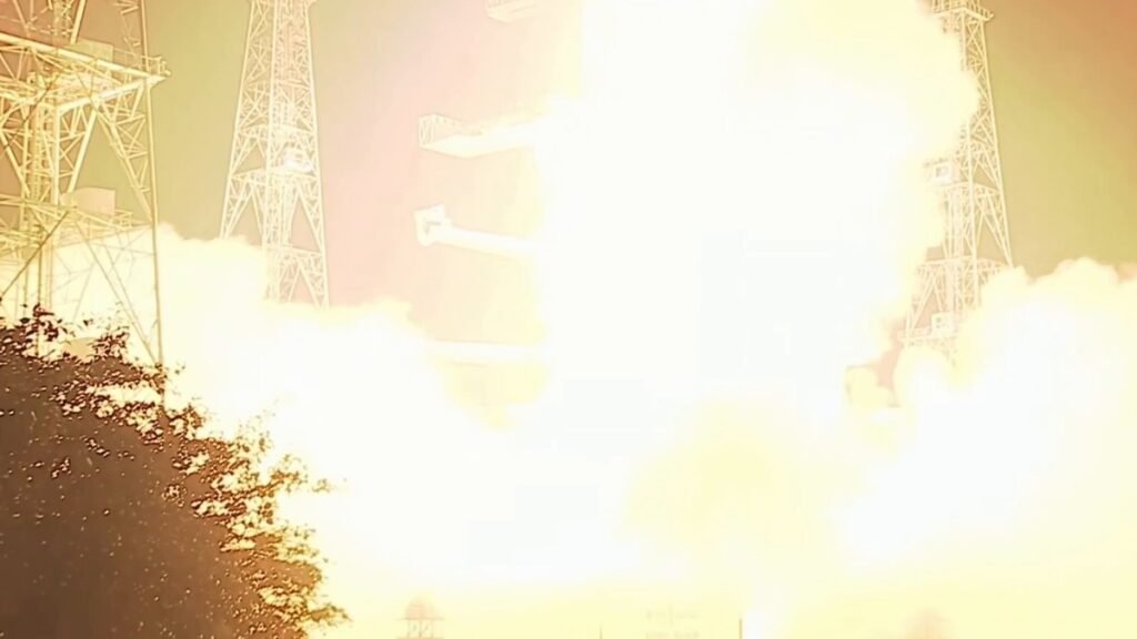ISRO NVS-03 Launch: श्रीहरिकोटा से उड़ान भरता GSLV-F18 रॉकेट