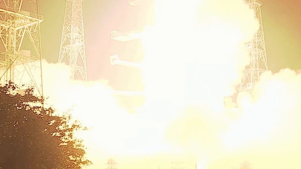 ISRO NVS-03 Launch: श्रीहरिकोटा से उड़ान भरता GSLV-F18 रॉकेट