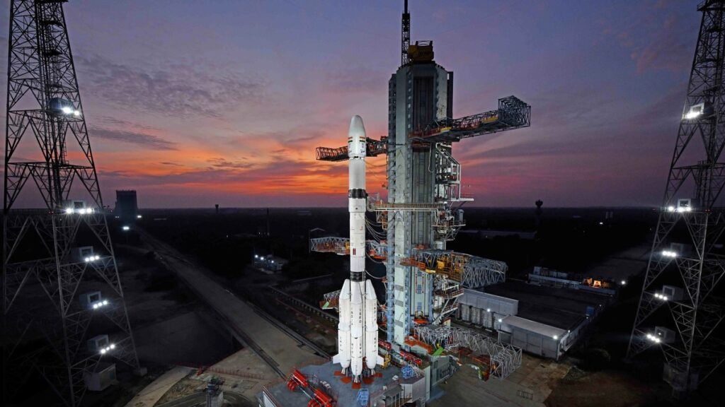 ISRO NVS-03 Launch: श्रीहरिकोटा के लॉन्च पैड पर खड़ा GSLV-F18 रॉकेट