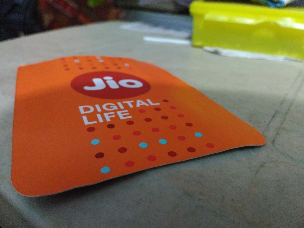 रिलायंस जियो का सिम कार्ड पैक, जियो प्लेटफॉर्म्स IPO अलॉटमेंट