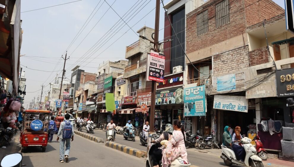 मोगा शहर की एक व्यस्त सड़क, फाइल फोटो