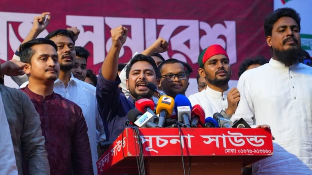 ढाका के शाहबाग में रैली को संबोधित करते NCP संयोजक नाहिद इस्लाम