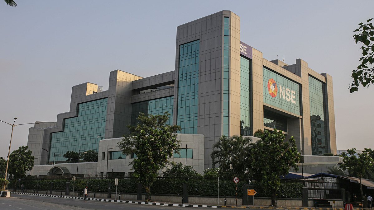 मुंबई के बांद्रा-कुर्ला कॉम्प्लेक्स में नेशनल स्टॉक एक्सचेंज (NSE) की इमारत