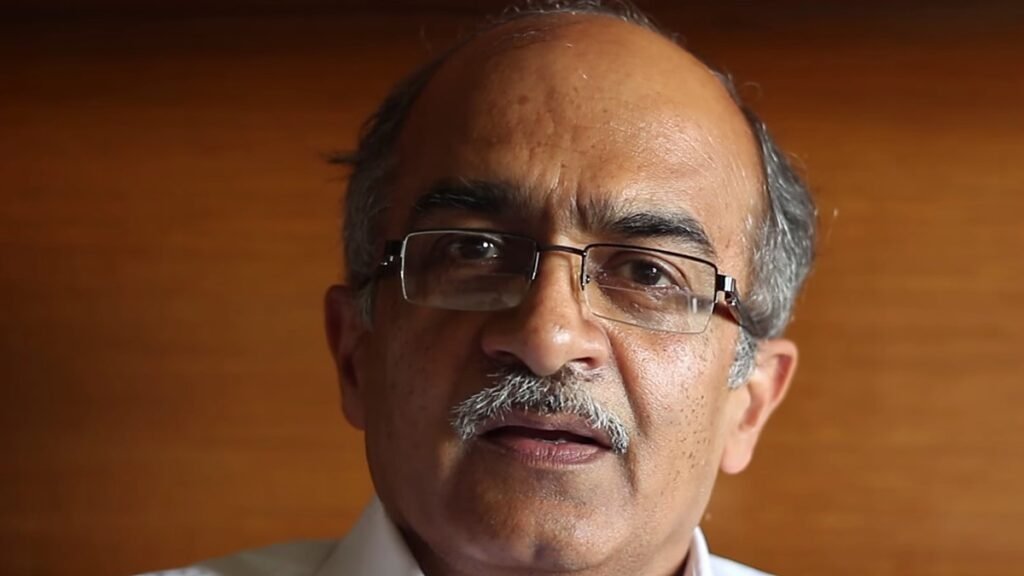 वरिष्ठ अधिवक्ता प्रशांत भूषण